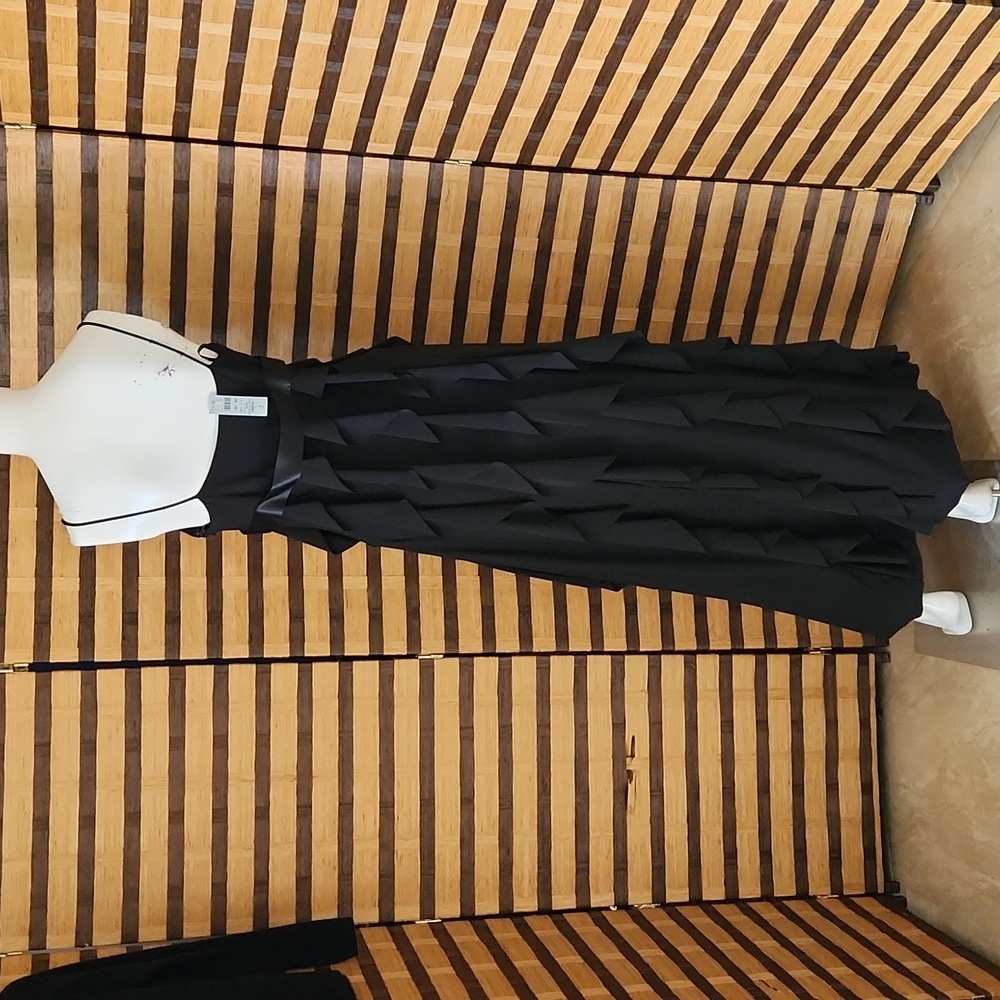 NWT!! Cache formal ruffled dress - Picture 3 of 16